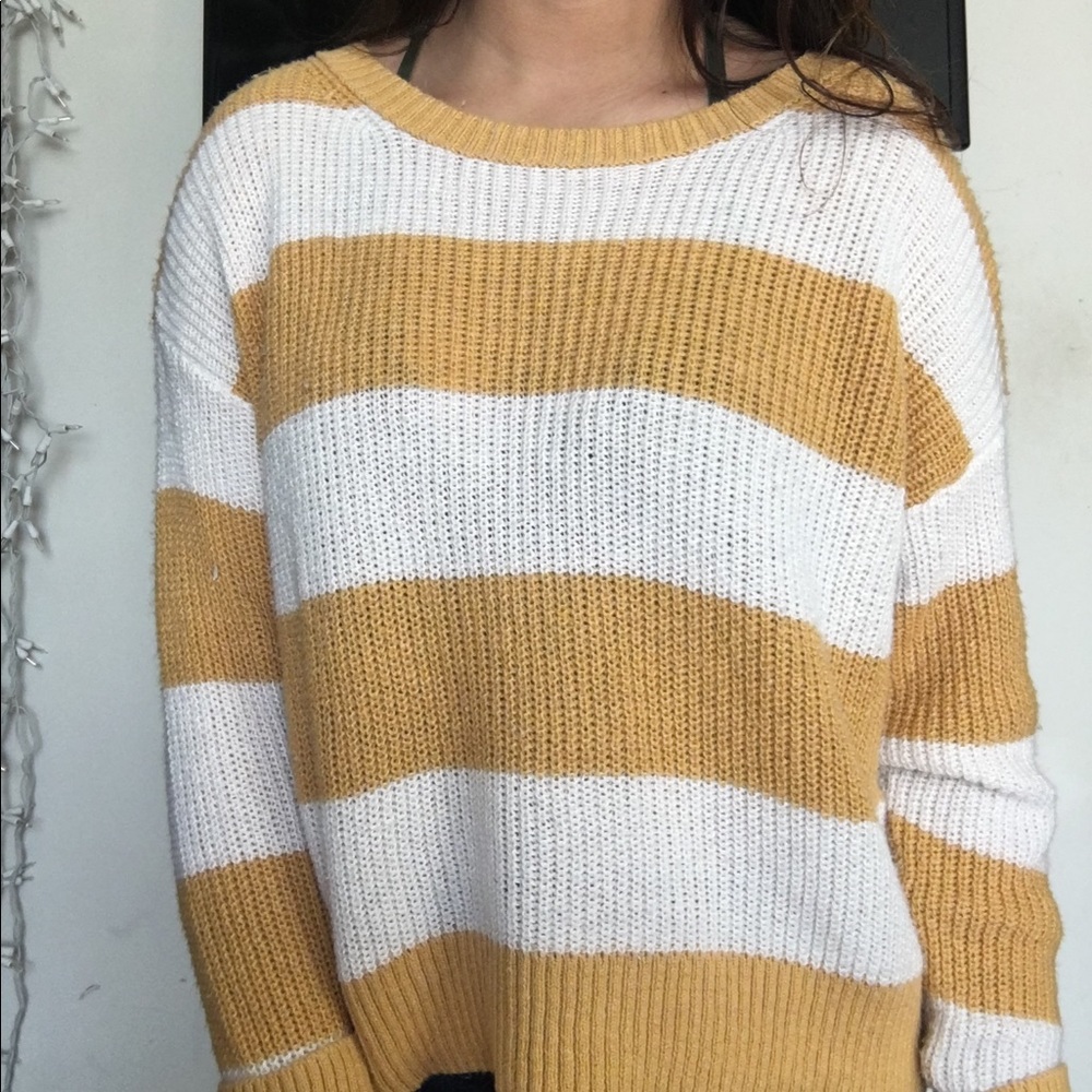 American Eagle Sweater